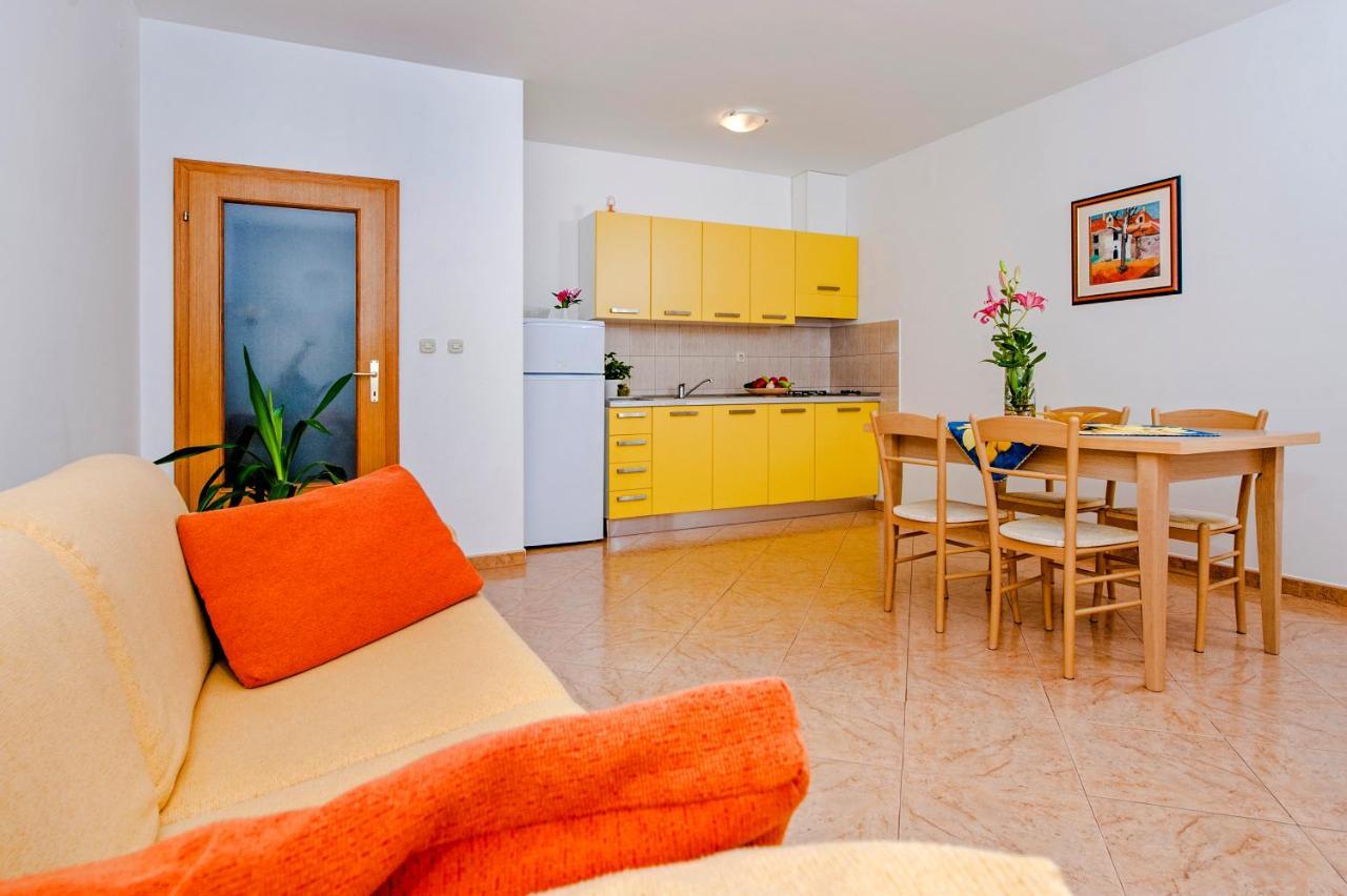Apartments Bella B Rovinj Bagian luar foto