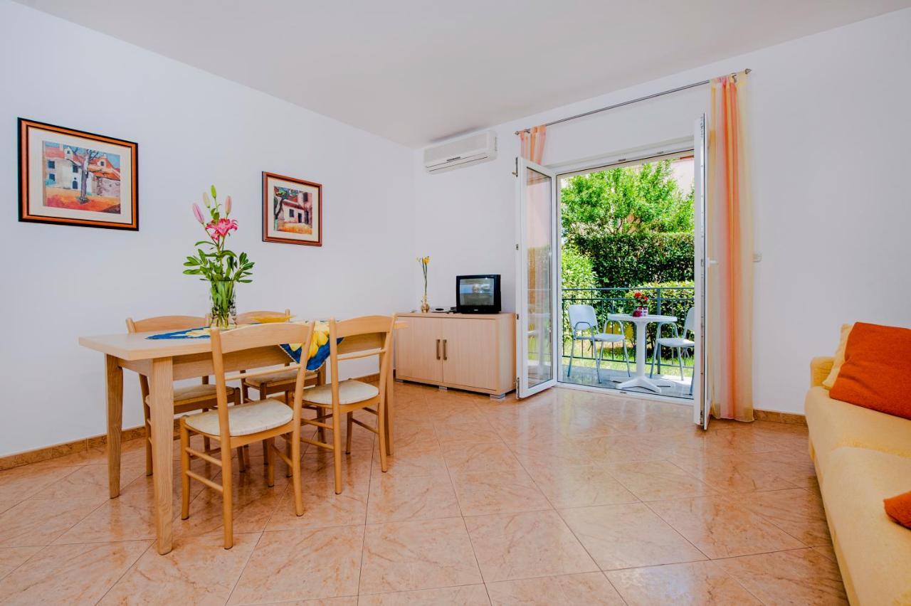 Apartments Bella B Rovinj Bagian luar foto