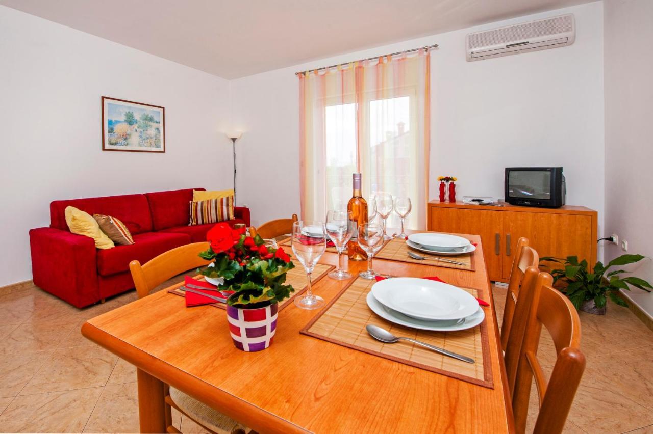 Apartments Bella B Rovinj Bagian luar foto